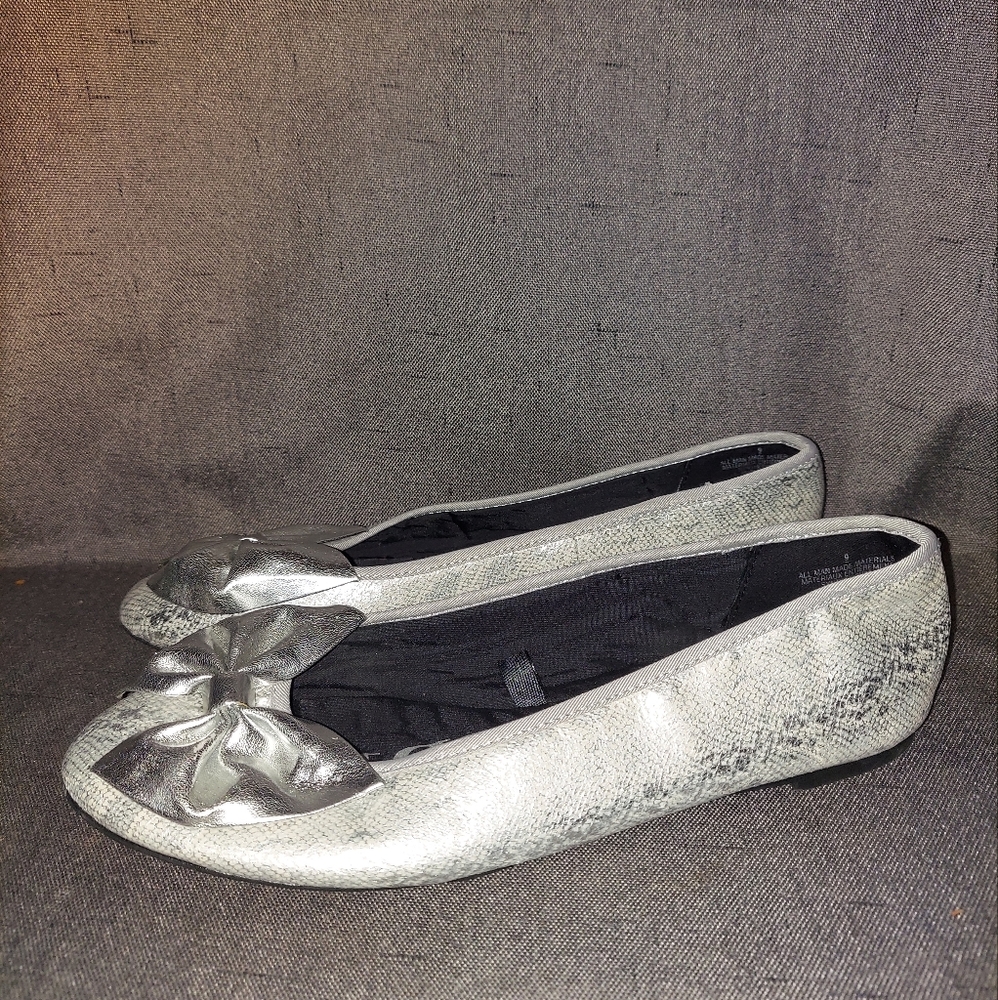 Sam & Libby Silver Metallic Bow Ballet Flats